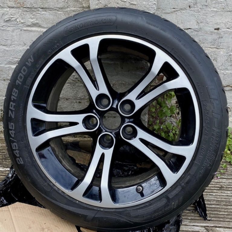 Vauxhall Insignia 18 inch alloy wheel and tyre 245/45/18 