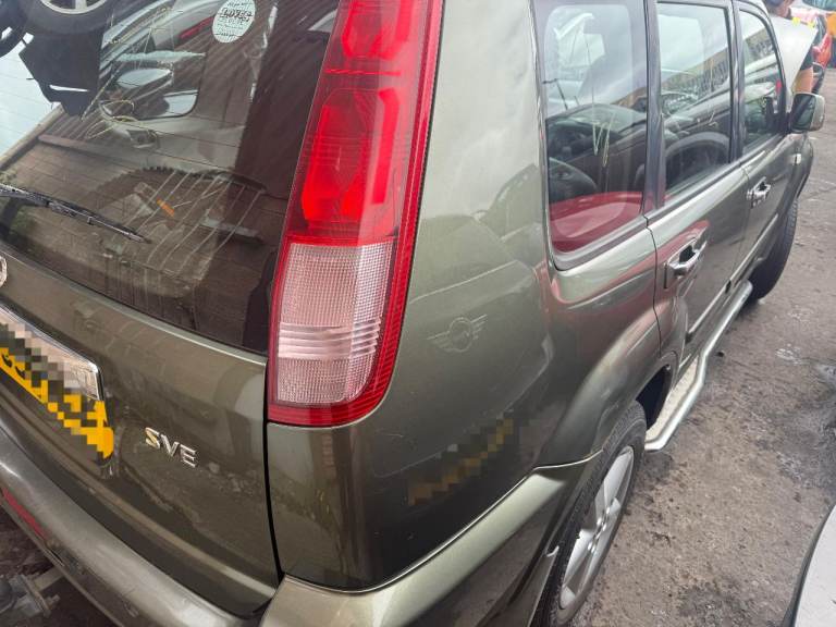 Breaking spare parts nissan x trail t30 