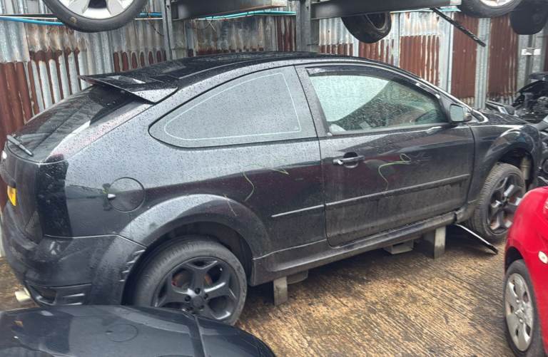 Breaking spare parts ford focus mk2 st3  style black 