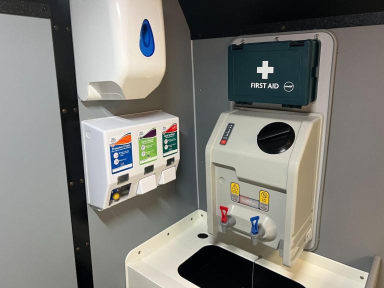 2022 Ford Transit 2.0 EcoBlue 130ps H2 Leader Double Cab Van PANEL VAN DIESEL Manual