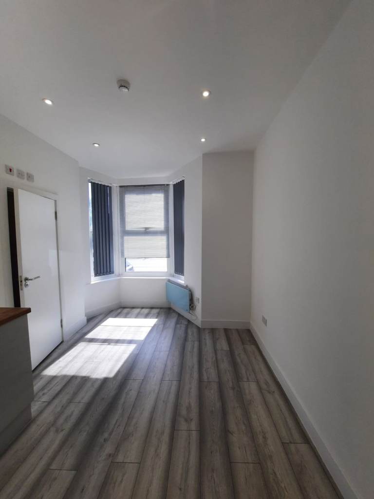 HMO Studio Flat – Greenwich Area - SE9 4TU– DSS Welcome (35+)