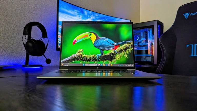 HP ZBook Firefly G10 14 workstation Intel i7-1370P 14 Cores 5.2GHz,16GB DDR5 256GB SSD