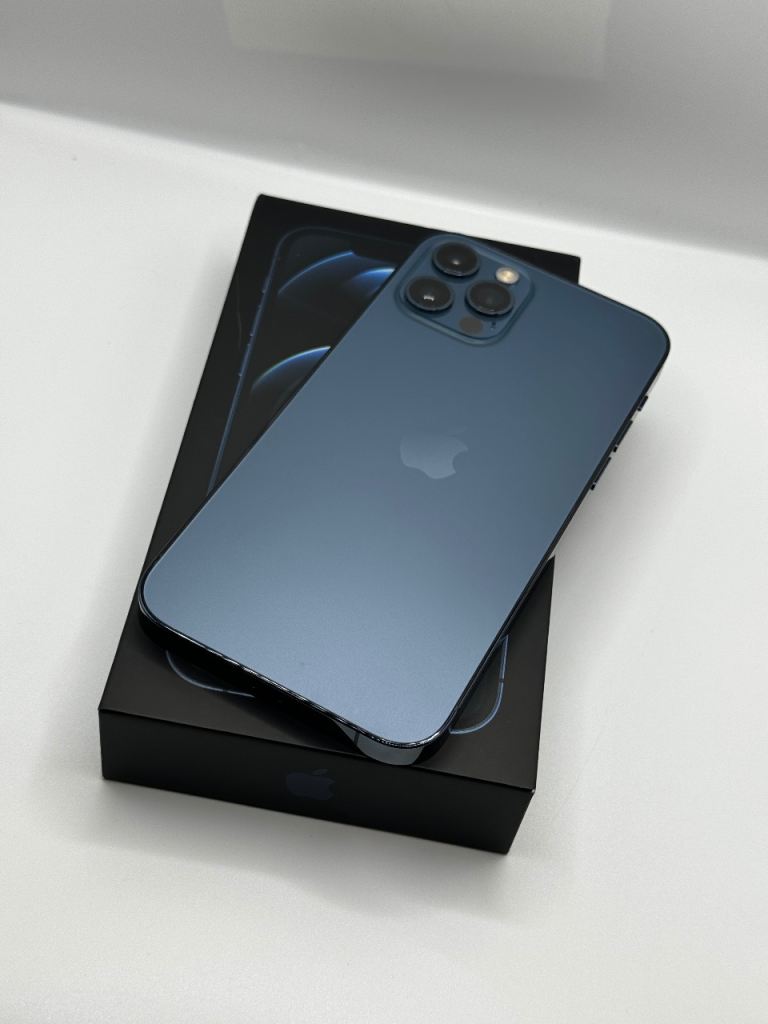 PRISTINE: Apple iPhone 12 Pro Max, 256gb, Blue (UNLOCKED)