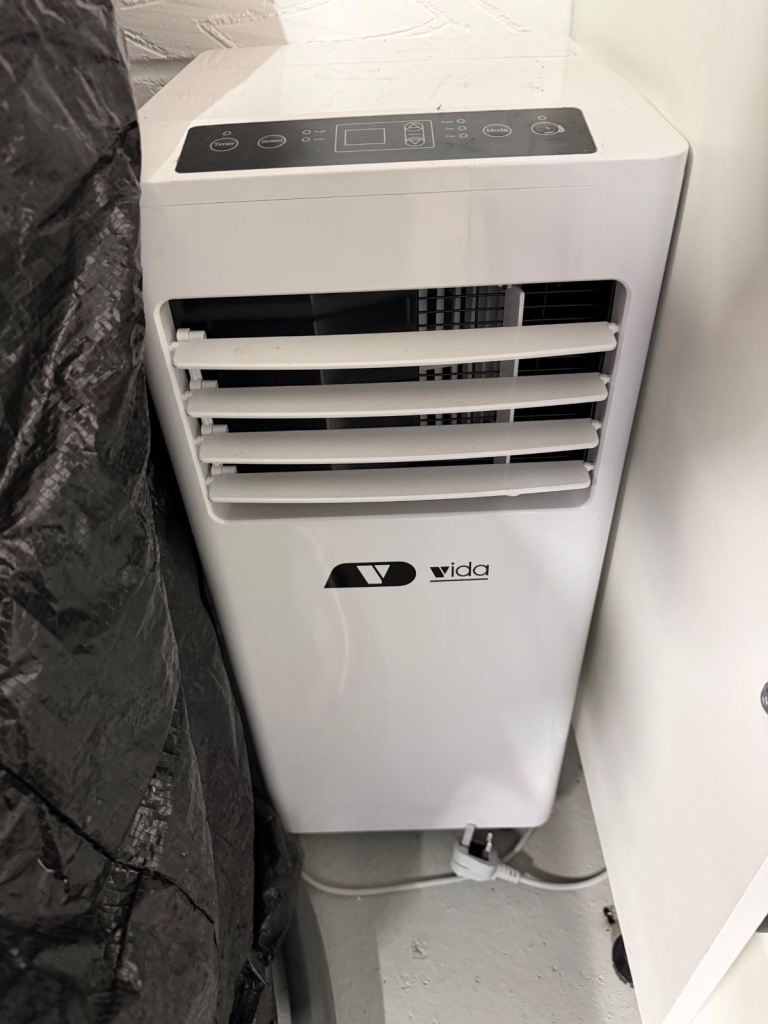 Vida Portable Air Conditioner - Remote & Hose Included