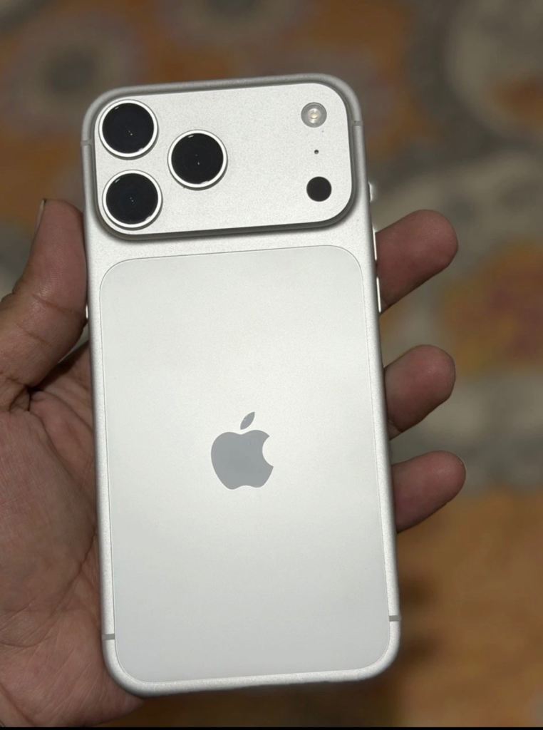 Apple iPhone 17 Pro Max 256GB - Silver, As Good As New Unlocked
