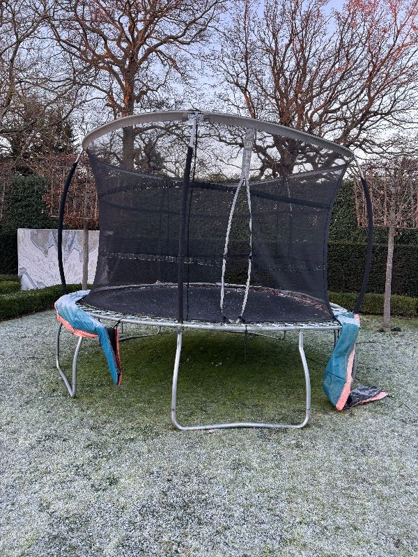 Free round trampoline  