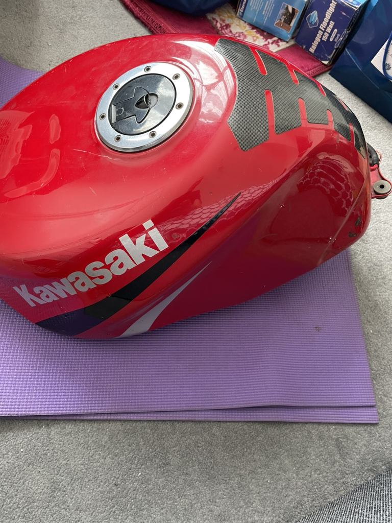  KAWASAKI ZX6R G FUEL TANK KEY MISSING 