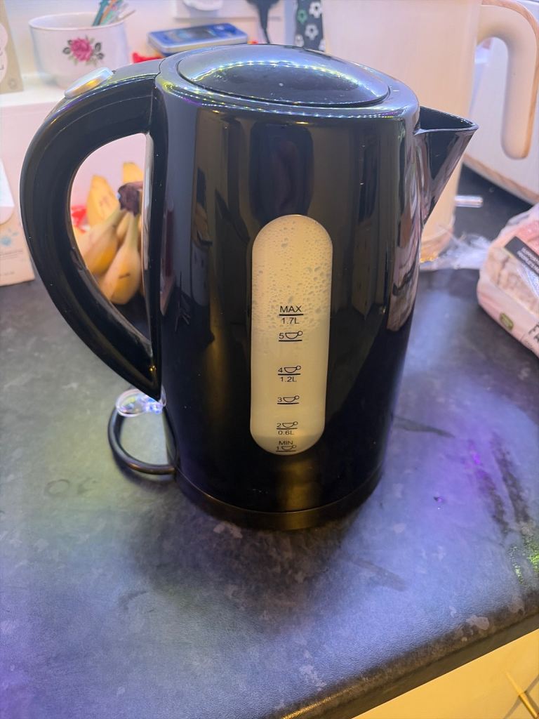 Black Electric Kettle 1.7L – Good Condition