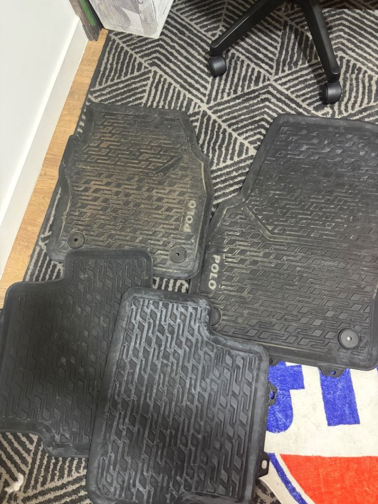 Volkswagen polo rubber mats