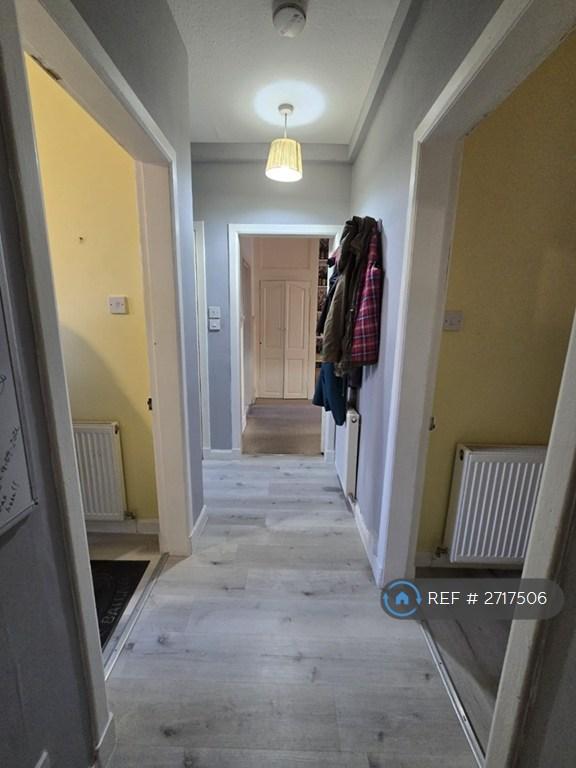 2 bedroom flat in Richmond Place, Edinburgh, EH8 (2 bed) (#2717506)