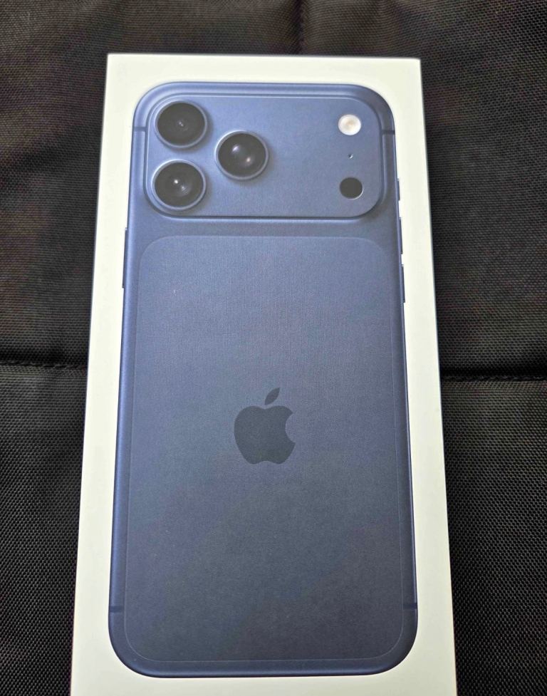 iPhone 17 Pro Max Deep Blue 