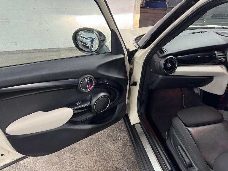 2015 MINI Hatch 1.5 Cooper 5dr HATCHBACK PETROL Manual