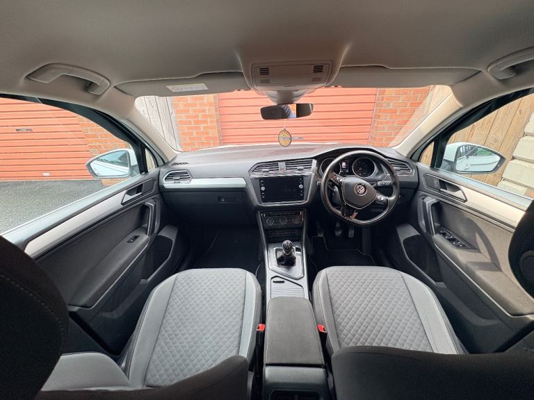 Volkswagen, TIGUAN, Estate, 2018, Manual, 1968 (cc), 5 doors