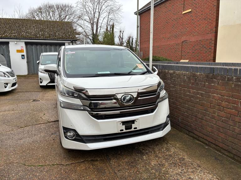 2015 Toyota Vellfire X 2.5 Petrol Automatic 8 Seater 4WD third generation AGH30