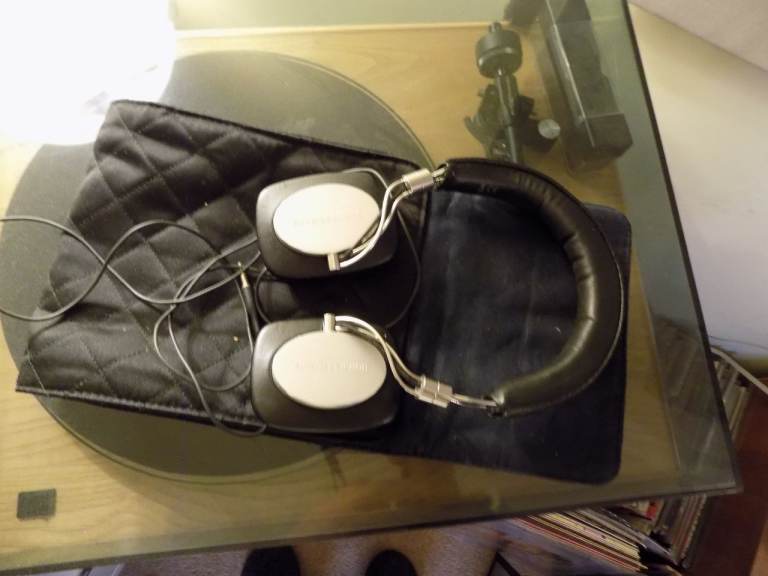 Bowers & Wilkins P5 On-Ear Headphones (wired) - What HiFi 2016 Award Winner