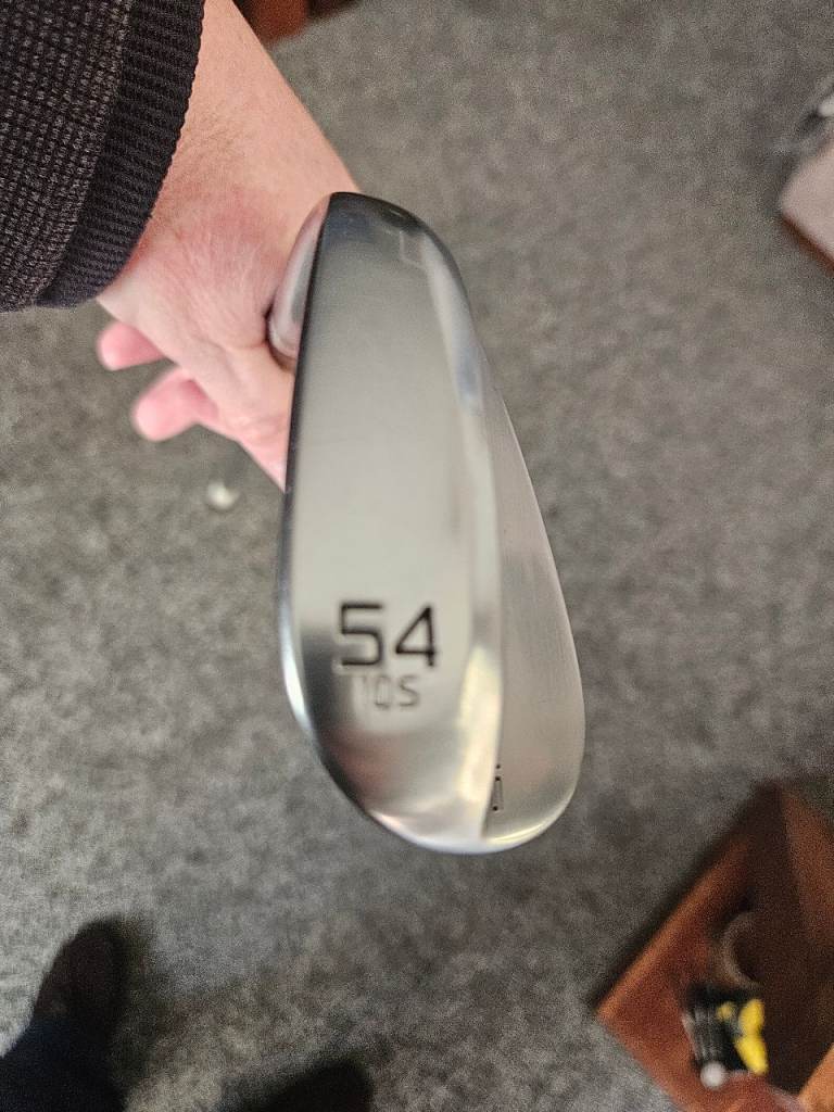 Titleist vokey sm9 54 10s