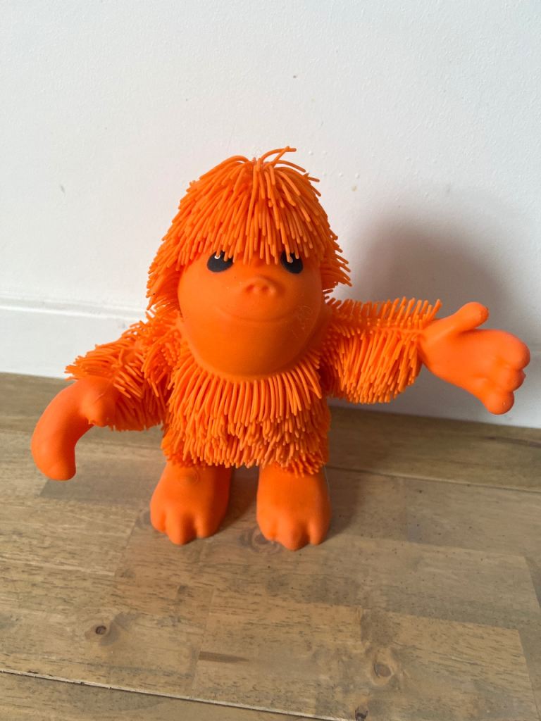 Dancing and singing orangutan 