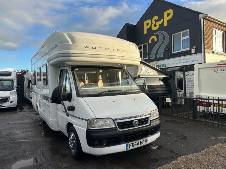 Auto-Trail Cheyenne 632 4 berth fixed bed quality motorhome DIESEL 2005/54