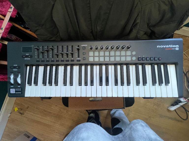 Novation Launchkey 49 MIDI Keyboard Controller USB Ableton FL Studio Excellent Condition