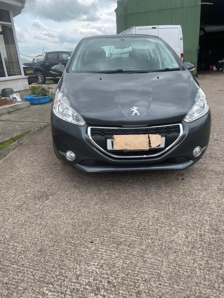 Peugeot, 208, Hatchback, 2014, Manual, 999 (cc), 5 doors