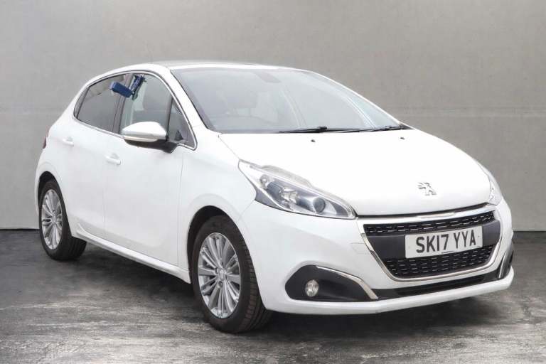2017 Peugeot 208 1.2 PureTech 82 Allure 5dr HATCHBACK PETROL Manual