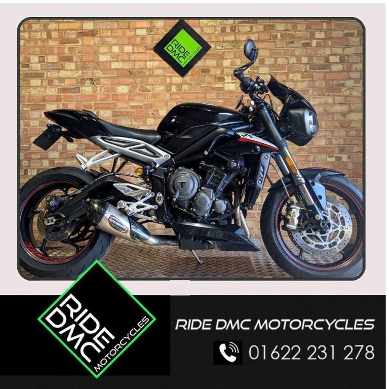 TRIUMPH STREET TRIPLE RS 17. 8636 MILES. DE CAT YOSHI. EXTRAS. LOVELY TIDY BIKE