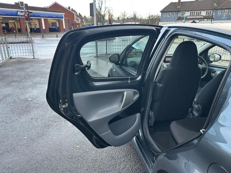 2011 Toyota AYGO 1.0 VVT-i Go MultiMode Euro 5 5dr (AC) HATCHBACK Petrol Automatic