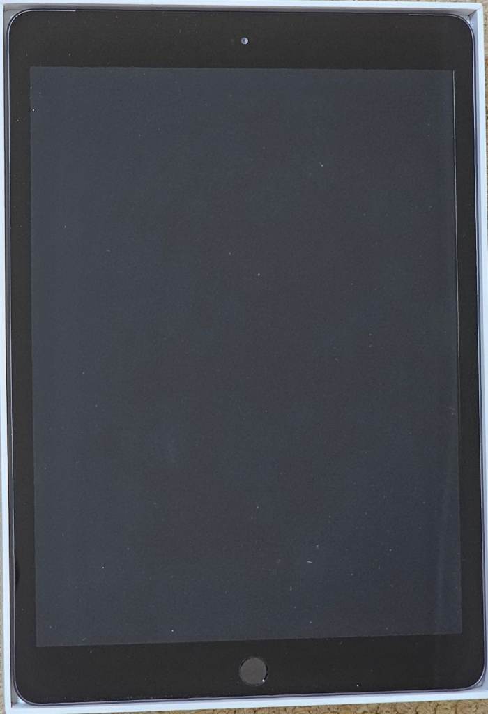 Black iPad (8th Generation) Wi-Fi + Cellular with iPad Smart Keyboard for £180