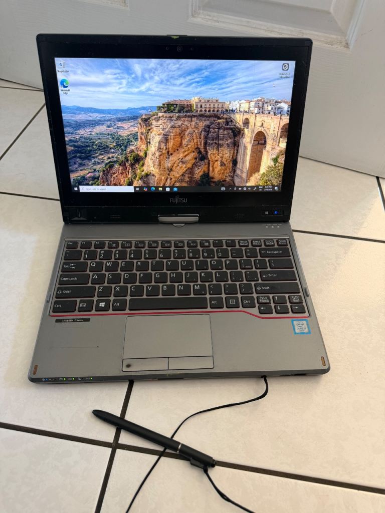 Fujitsu Laptop.  Touchscreen.  Core i5.  8 Ram.