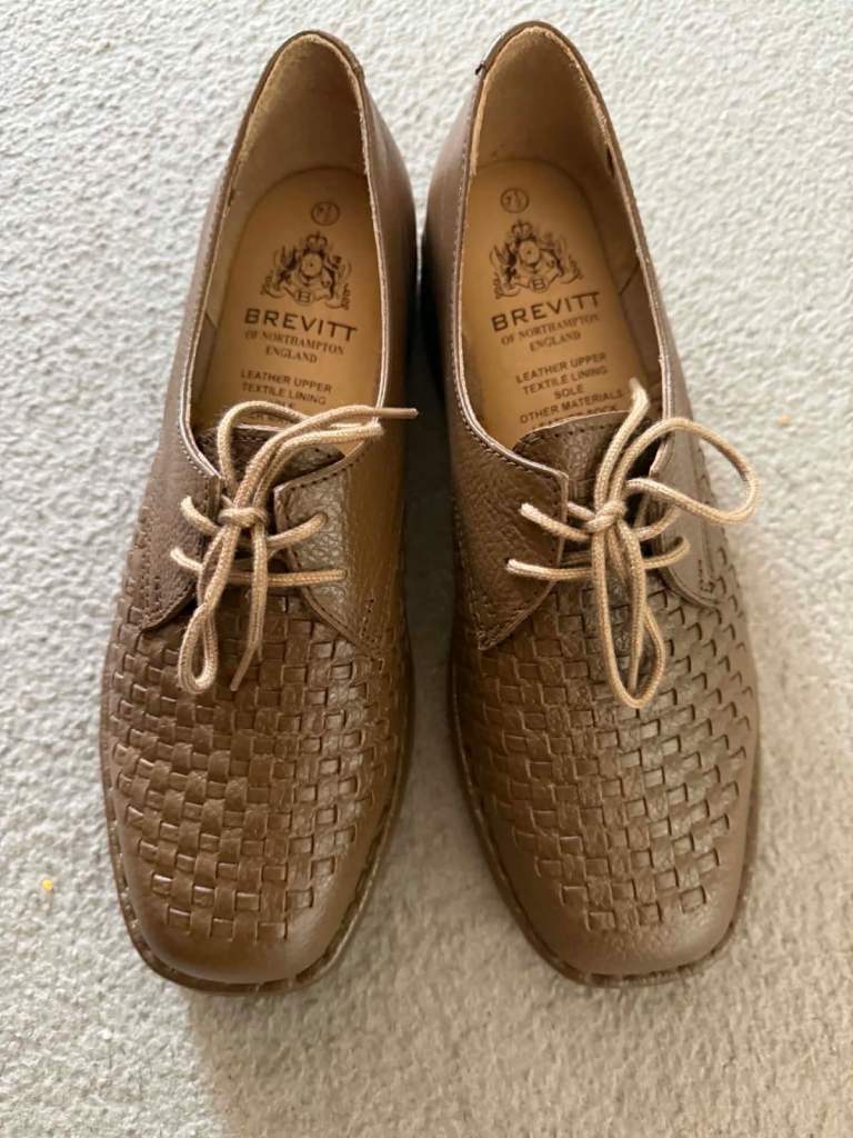 Brevitt Leather Flats – Brown, Size 5, Like New