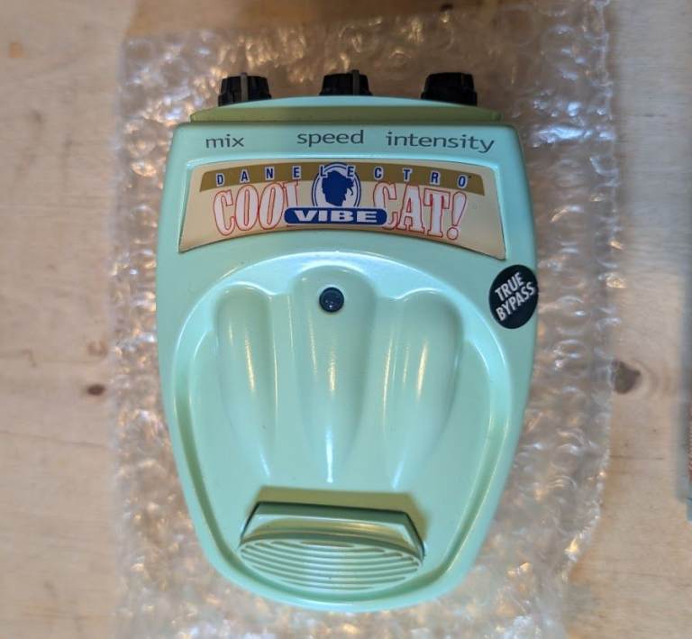Danelectro Cool Cat Vibe Guitar Pedal. Great Condition