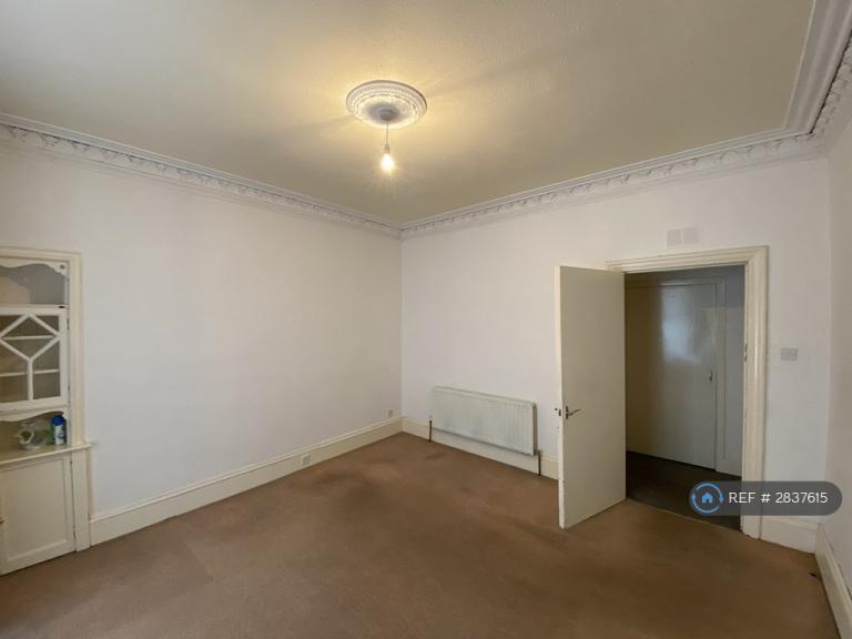 1 bedroom flat in Cunningham Street, Dundee, DD4 (1 bed) (#2837615)
