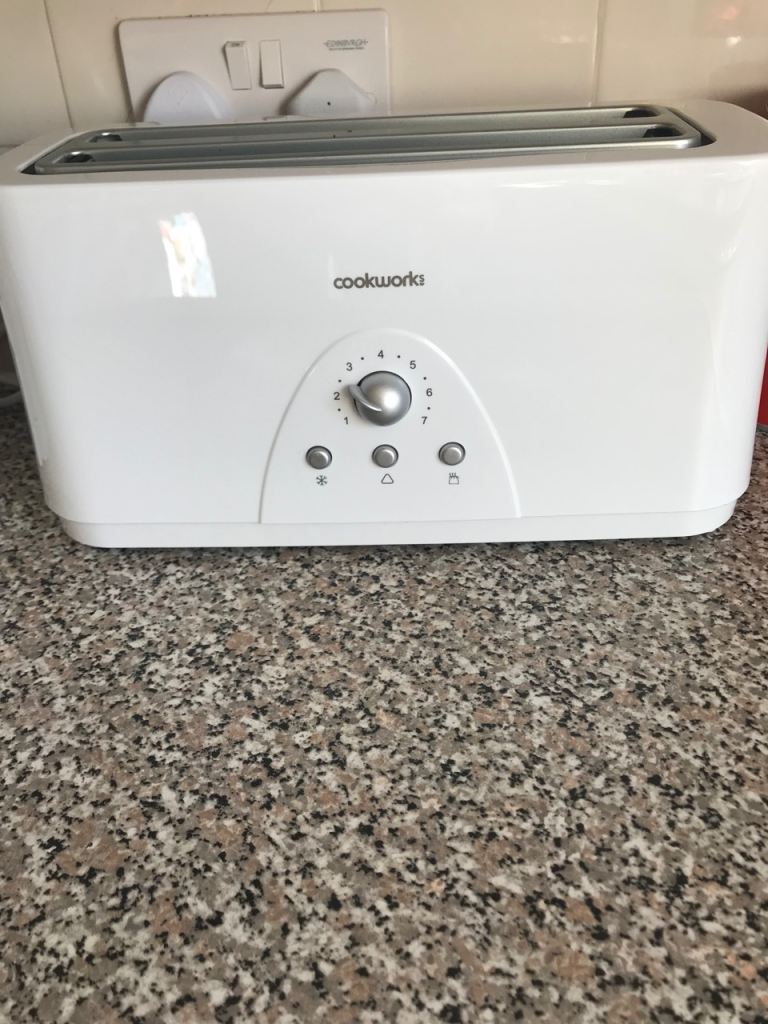 Cookworks White 4-Slice Toaster – Good Condition