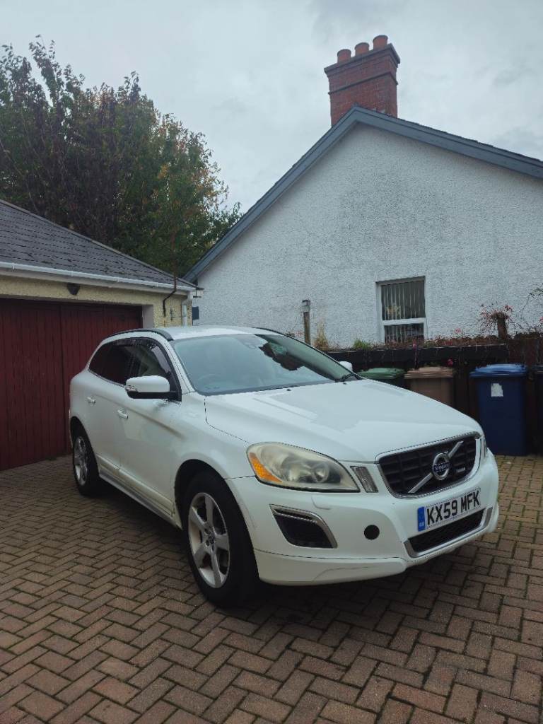 2010 Volvo xc60 d5 r-design awd 2.4 diesel manual – tow bar – mot march 2027