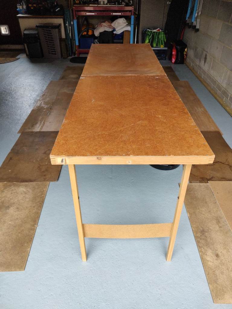 Folding Wall paper pasting table.