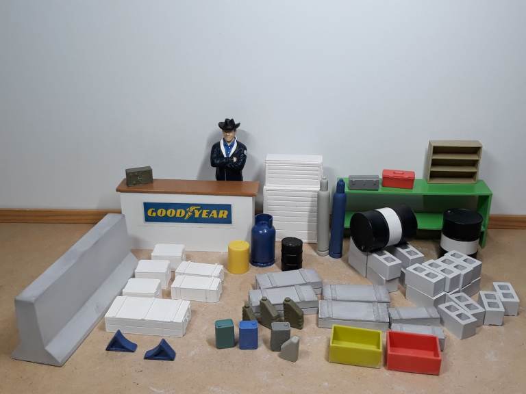 1:18 scale diorama accessories (for AutoArt, Minichamps, Norev model cars)