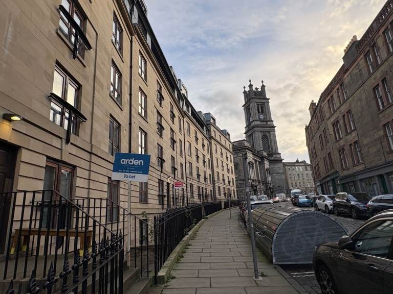 2 Bedroom Furnished Flat, With Parking, St Stephens Street,  Stockbridge 