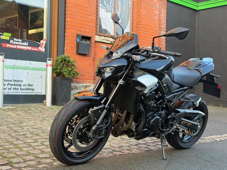 2025/75 reg Kawasaki Z900 performance naked motorcycle ex demo only 126 miles