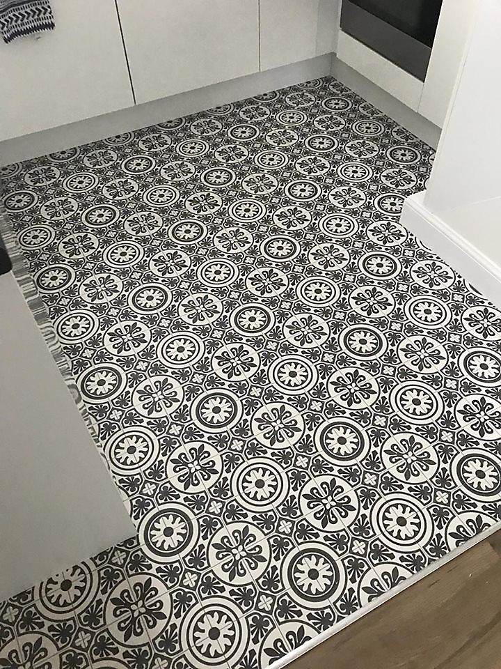 Bewley Luxury Vinyl Flooring 2m x 3m Vintage Victorian Morrocan Pattern