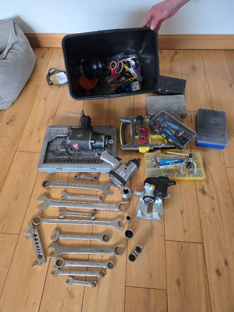 Rear right break caliper with bundle of accessories 