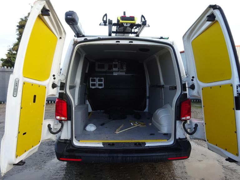 2024 74 REG VOLKSWAGEN TRANSPORTER T30 STARTLINE DIESEL VAN DAMAGED SALVAGE