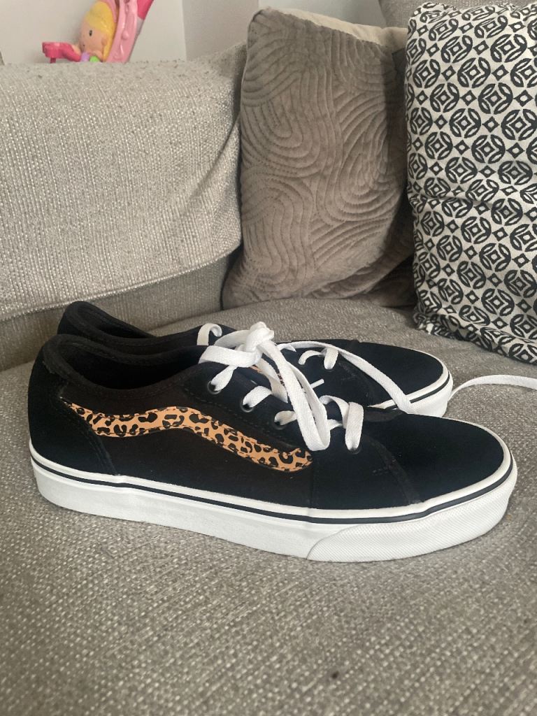 Vans ladies black suede with leopard printtrainers size 5.5 new. 