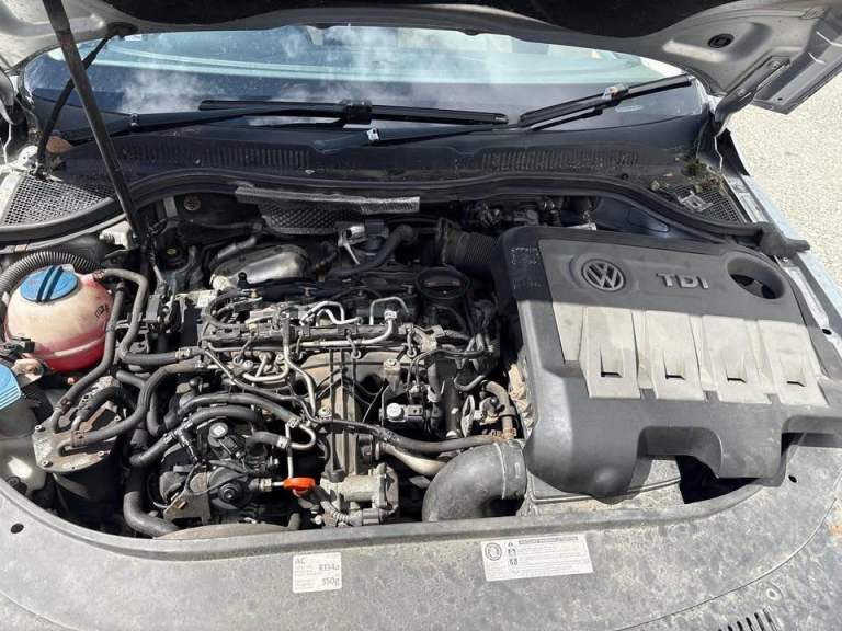 Volkswagen CFFB, 2.0 diesel engine, good running engine, can hear running. 