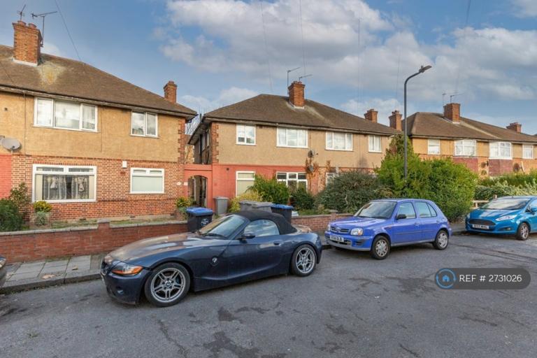 2 bedroom flat in Riverside Gardens, Wembley, HA0 (2 bed) (#2731026)