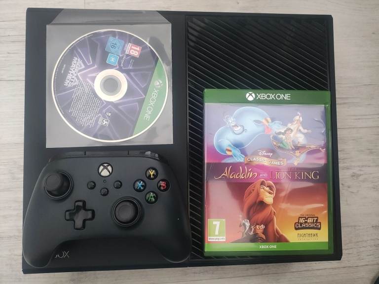 Xbox One 500gb Console Complete 2 Games