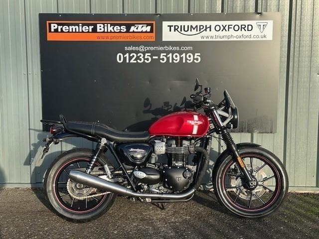 Stunning 2018/68 Triumph Bonneville Street Twin Motorcycle 