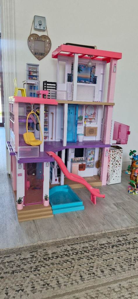 Barbie dreamhouse 