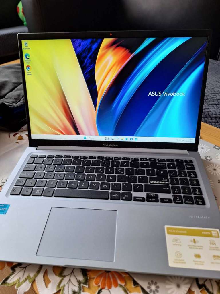 ASUS Vivobook i3(12th gen),256gb ssd.8gb ram,win11,laptop
