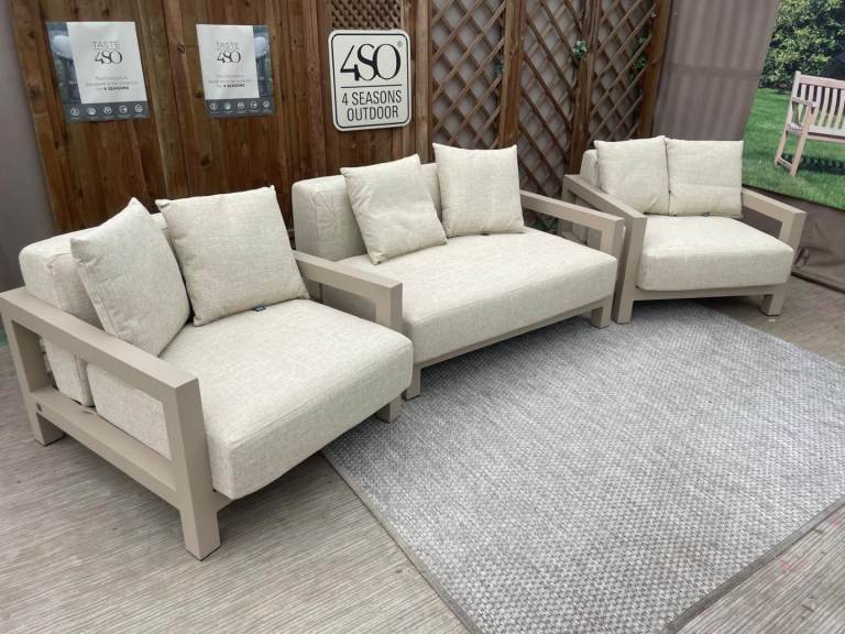 4 seasons outdoors brand new rrp £3195 ,massive discount to clear