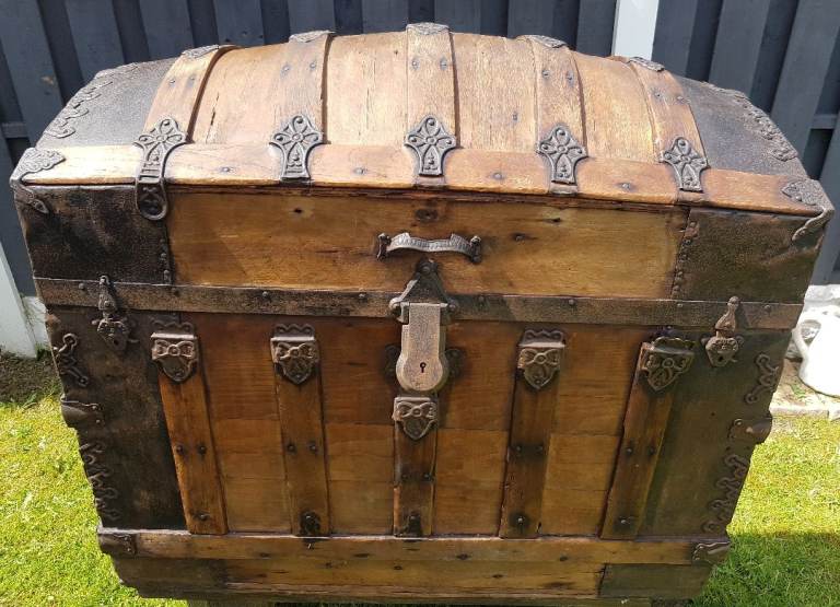 Antique 19th Century Humpback Steamer Trunk